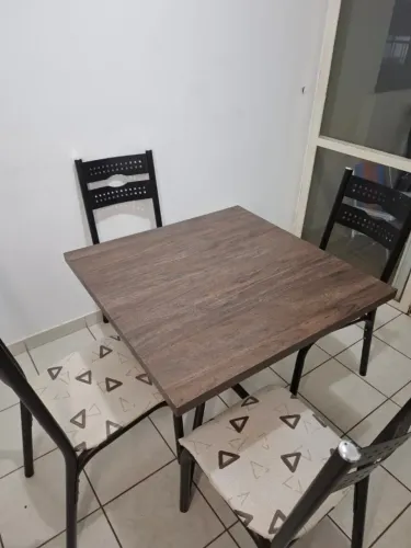 Mesa de jantar - 4 lugares