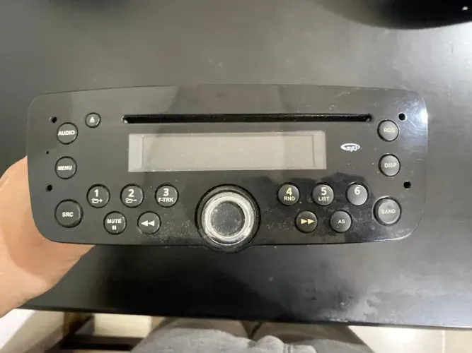 Vendo Moldura e Rádio ORIGINAL PALIO G5/NOVA GERAÇÃO