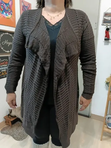 Vendo um casaco feminino cardigan de trico
