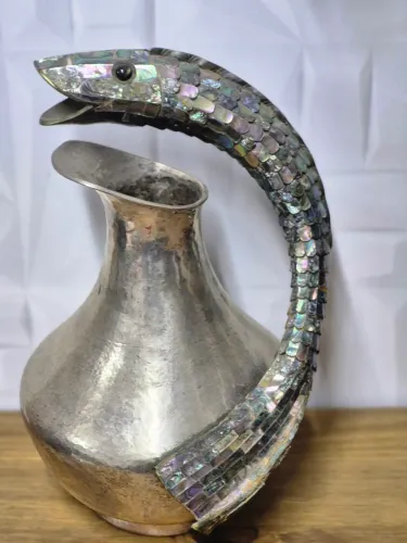 Jarro espessurado a prata com detalhes em abalone