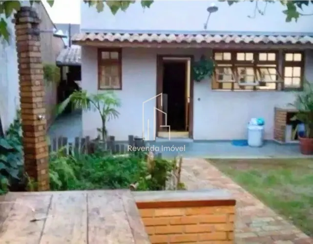 Sobrado à venda 240m² sendo 5 dormitórios, 3 banheiros, 3 suítes e 3 vagas Lapa