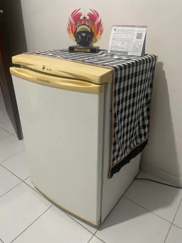 Frigobar Electrolux