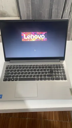 Notebook LENOVO