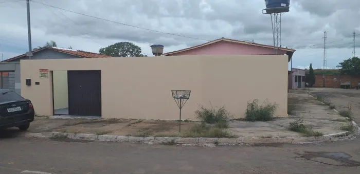 Casa de esquina no Setor Lago das Brisas próximo do corpo de bombeiros