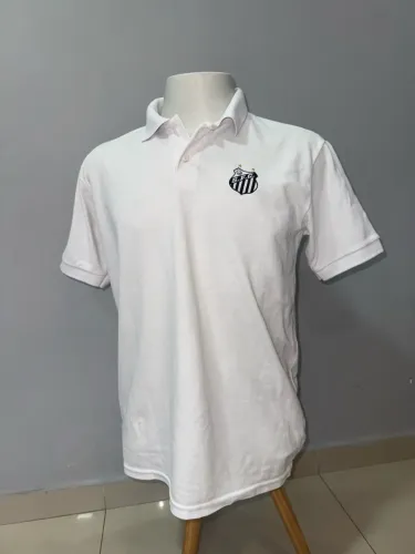Polo oficial/licenciada do Santos Futebol Clube, produzida pela Braziline.