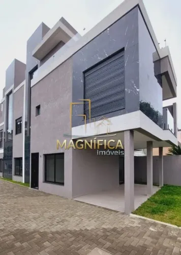 Excelente sobrado triplex em Condomínio Fechado,