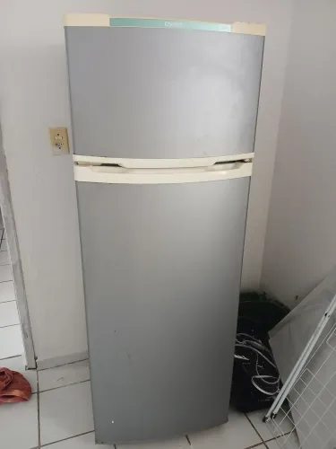Geladeira Consul Usada, precisando trocar motor.