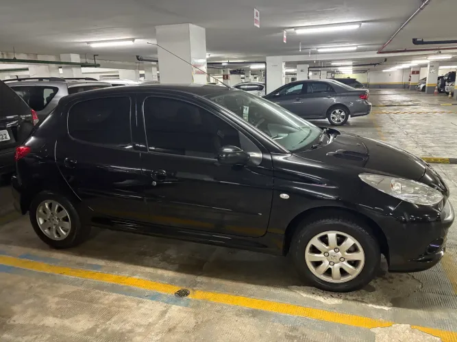Peugeot 207 XR Sport 1.4 Flex 8V 5P 2011