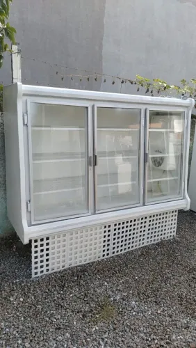 Expositora 3 portas 220v funcionando ENTREGO