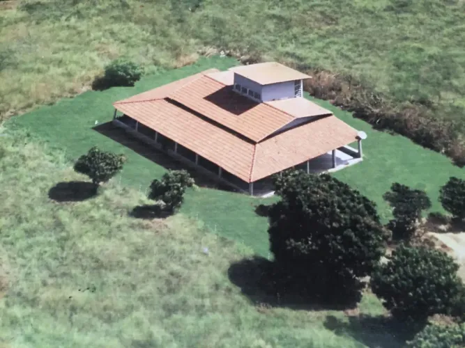 Ponte Alta de Cima, 4.2 hectares (42.000m²) Casa, Córrego, água e energia R$ 390.000
