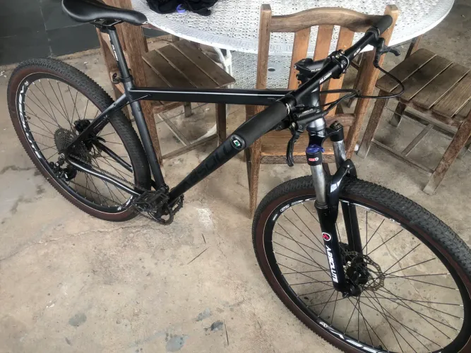 Bicicleta Absolute Nero