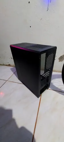 Gabinete Gamer com três fans rgbs