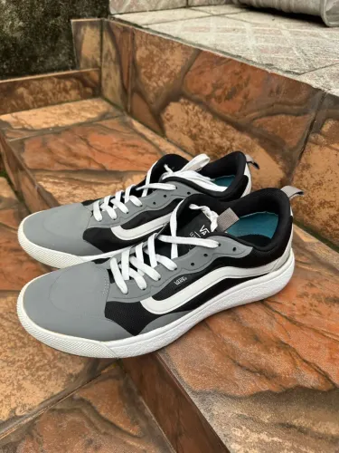 Tênis Vans Ultrarange Exo Cinza