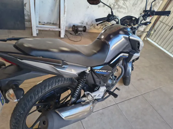 Moto em excelente estado