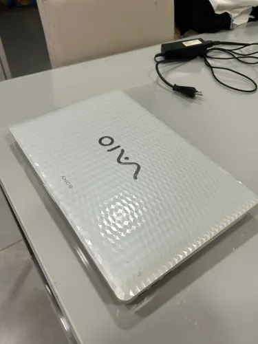 Notebook Sony VAIO i3 / SSD 240GB / Windows 10 Pro