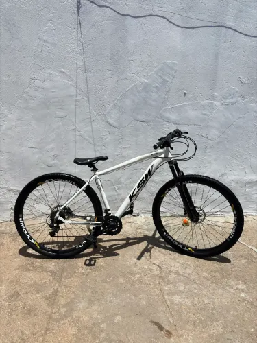Bicicleta Aro 29 Shimano TZ 24 Vel Freio Hidráulico Shimano Mt200