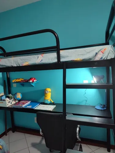 Cama com Bancada de Estudo TokStock