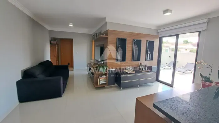 Excelente Apartamento semimobiliado com área Garden e Jacuzzi, no bairro Órfãs