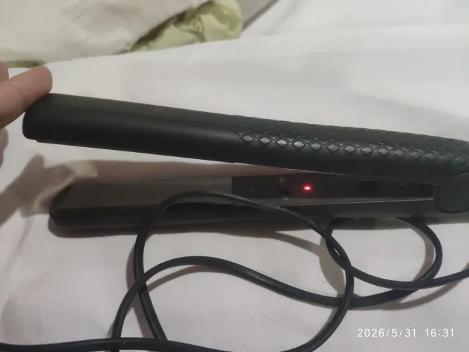 Prancha Alisadora Modelo P-01 - Bivolt (Esquenta Super Bem!)
