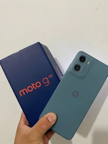 Moto g05S semi novo completo