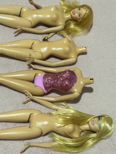 Lote de bonecas Barbie e sucata