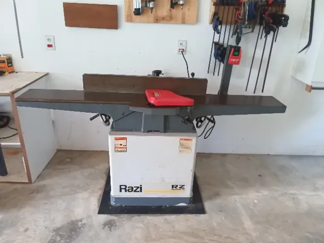 Desempenadeira Razi RZ DP200 VIP