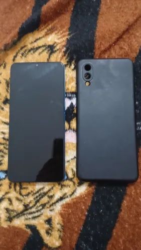 CELULAR COM TELA PRETA
