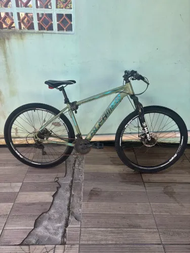 Bicicleta aro 29 tam. 17