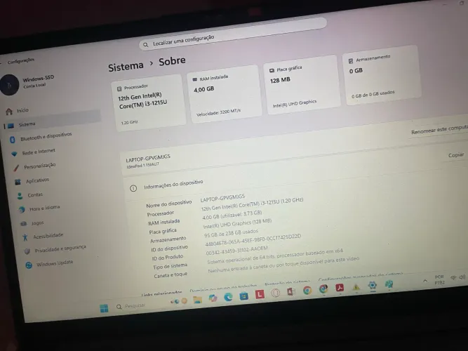 Notebook estado de novo com adesivo de fábrica ainda