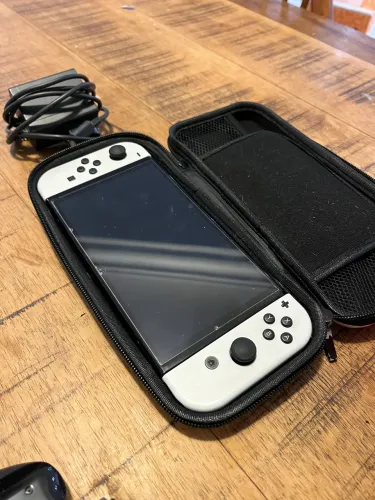 Vendo Nintendo Switch Oled 