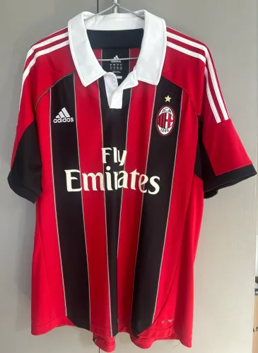 Camisa oficial Milan