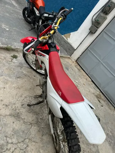 CRF 230 estado de zero valor 16.000.00 moto muito nova oportunidade