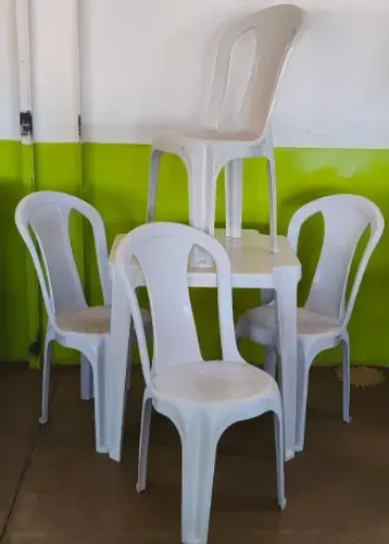 Conjunto de mesa com cadeira de plástico 152kg