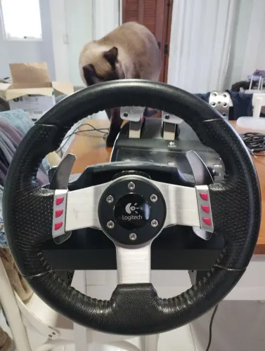 Logitech G27 com câmbio 
