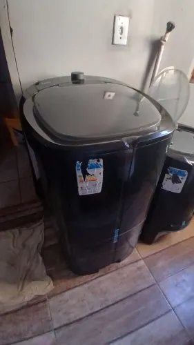Máquina e setrifuga simi nova