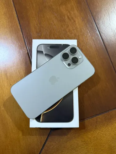 IPhone 16 Pro Max 256gb 100% bateria - Ainda na garantia Apple