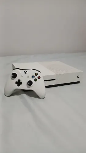 Xbox One S - 1TB - 1 Controle