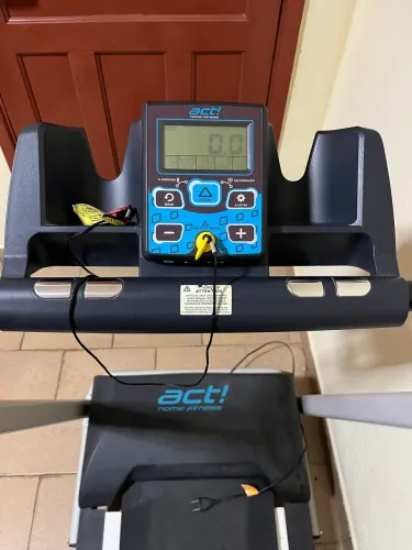 Esteira elétrica Home Fitness CLE 35 Premium pouco uso