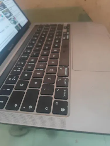 MacBook pro m2 