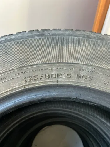 pneu 195/80 R15 Dunlop