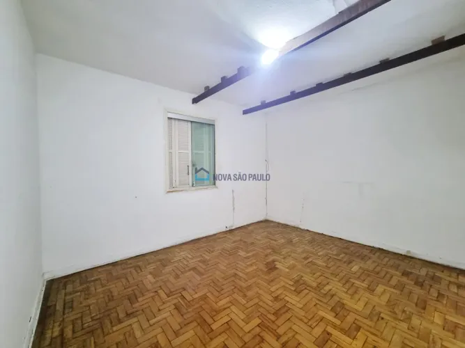 Casa para locação, com 2 quartos, quintal, no Ipiranga