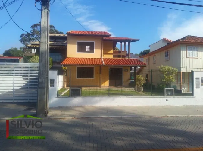Casa Frente para a Lagoa - Locação Anual - Lagoa da Conceição