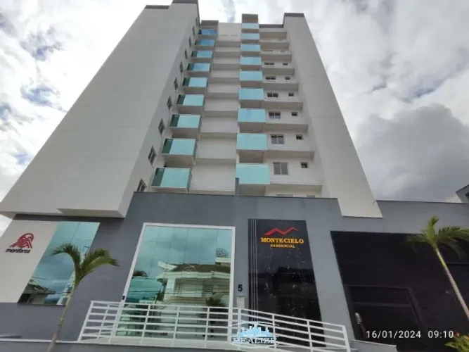 Código 4792 - Aluga apartamento na Rua Bauxita, bairro Iguaçu, 02 quartos com guarda-roupa