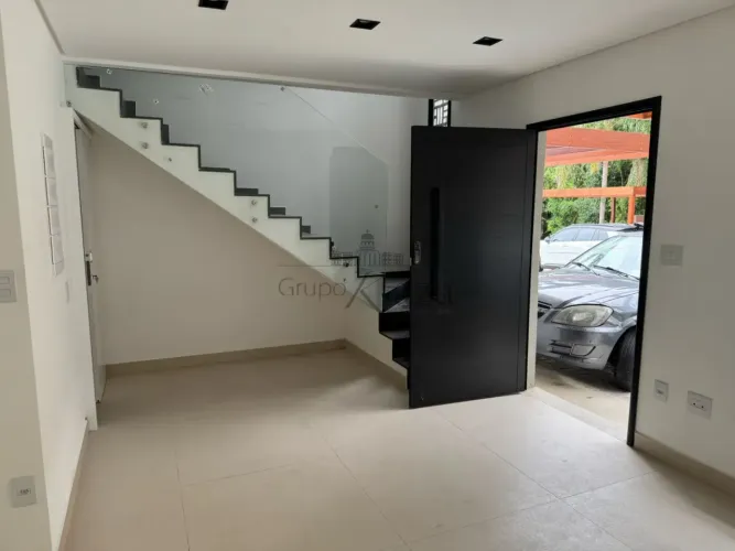 Casa em Condomínio - Bosque Urbanova - 3 Dormitórios - 146m².