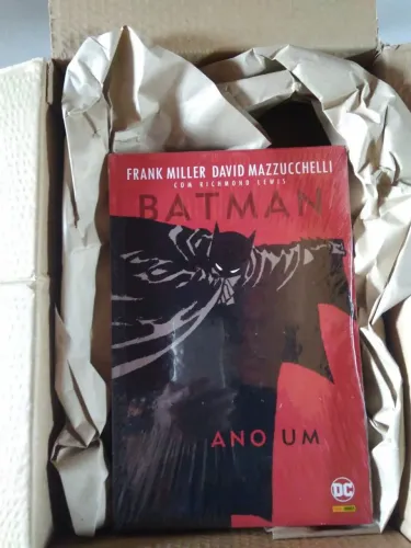 HQ BATMAN ANO UM - NOVO LACRADO.