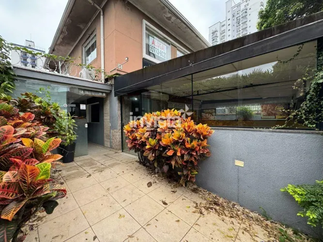 Ponto Comercial / Casa Comercial / Loja para Alugar com 197m² no Gonzaga em Santos