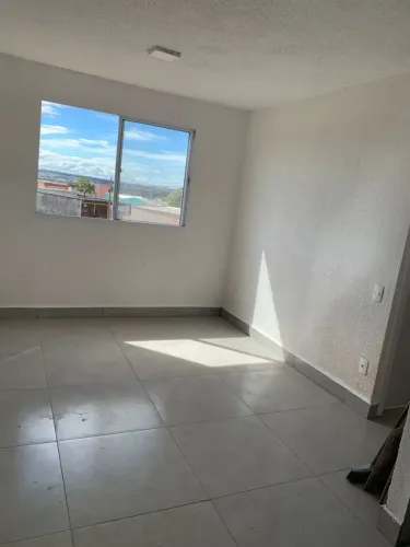 Imóvel para aluguel tem 42 metros quadrados com 2 quartos
