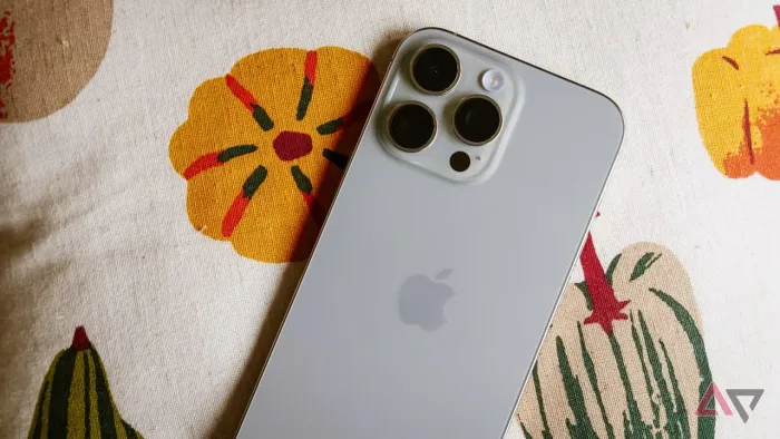 Iphone 16 pro max pra peça. Todo original.