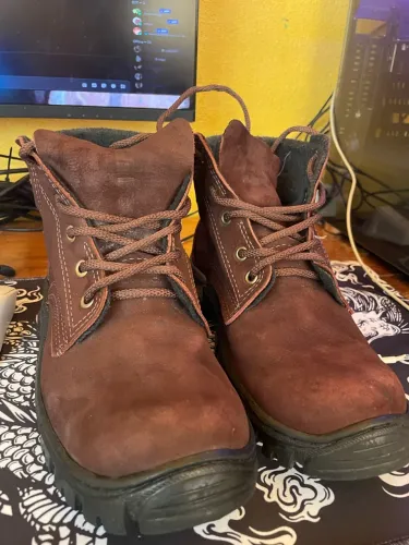 ? BOTA PARA TRABALHO - SUPER CONSERVADA!