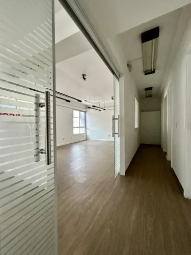 Aluguel: Sala Comercial / Escritorio na Avenida Leitão da Silva, Vitória